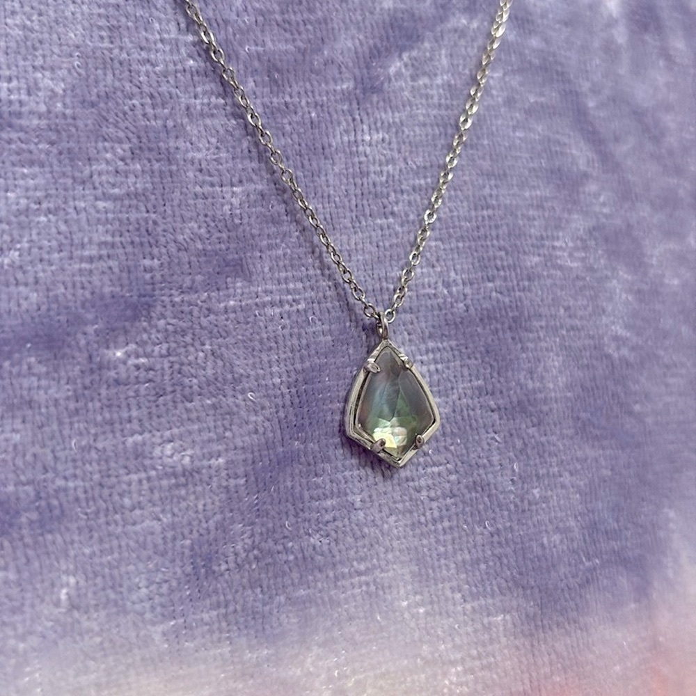 EUC [Kendra Scott] Cory Faceted Gray Translucent Stone Silver Pendant Necklace - Picture 8 of 12